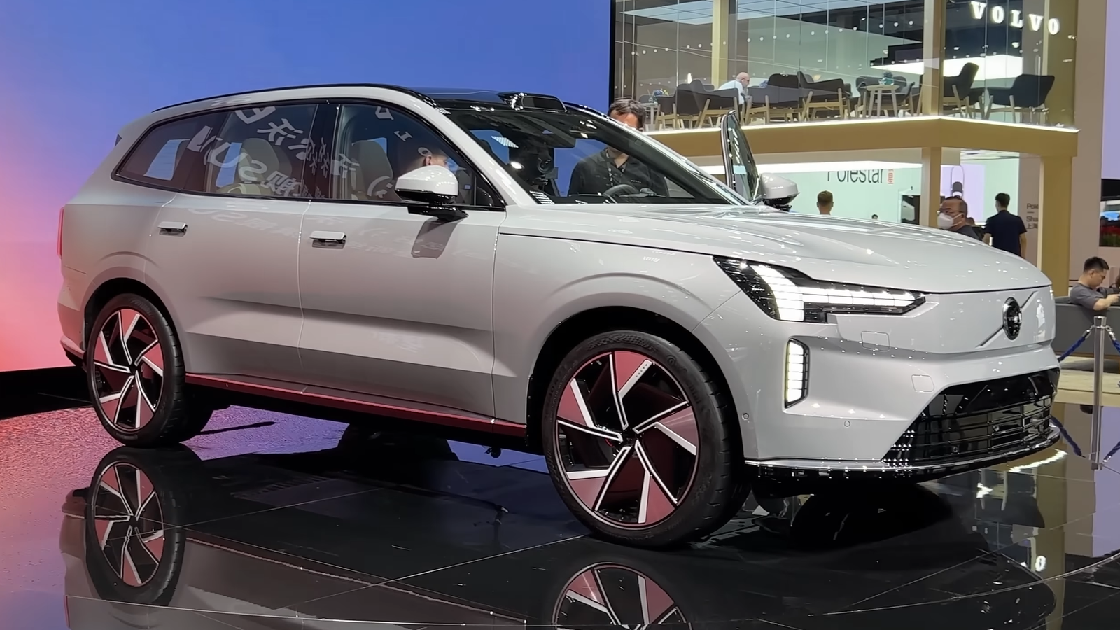 2023 Volvo EX90 (China) front view